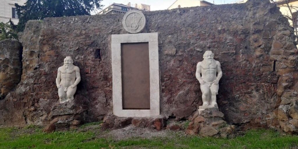 Apertura Straordinaria Della Porta Magica Di Piazza Vittorio Emanuele